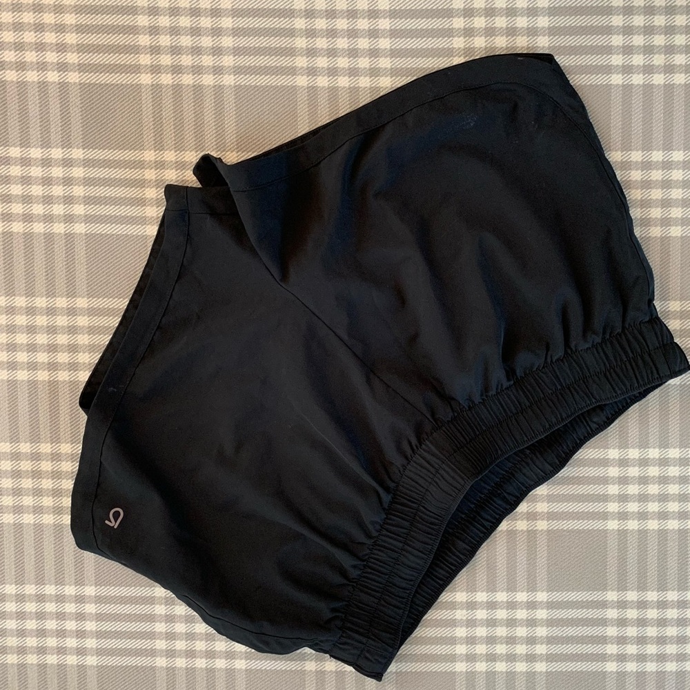 Like new Gap Fit black running shorts